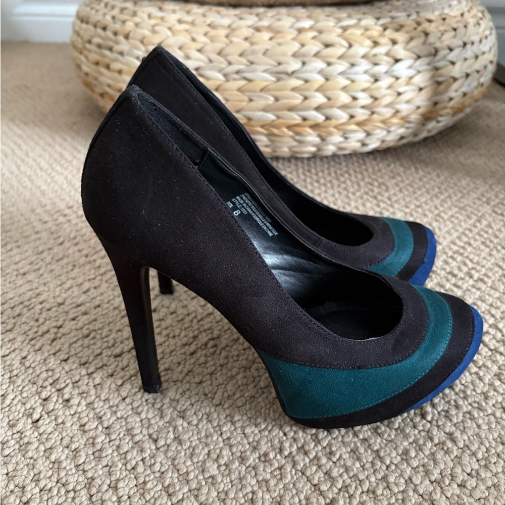 Chic Black and Teal Women's Heels